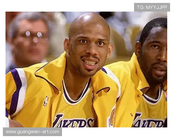 卡里姆·阿布杜尔-贾巴尔传奇生涯回顾及其对篮球历史的深远影响