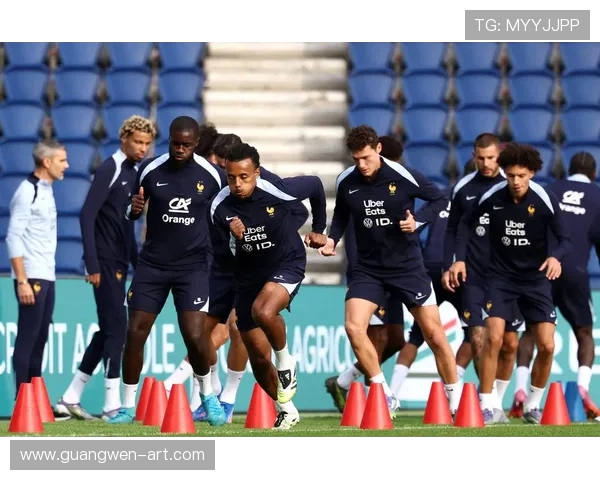 姆巴佩领衔新一代足球巨星崛起，未来十年足坛的传奇之路展望